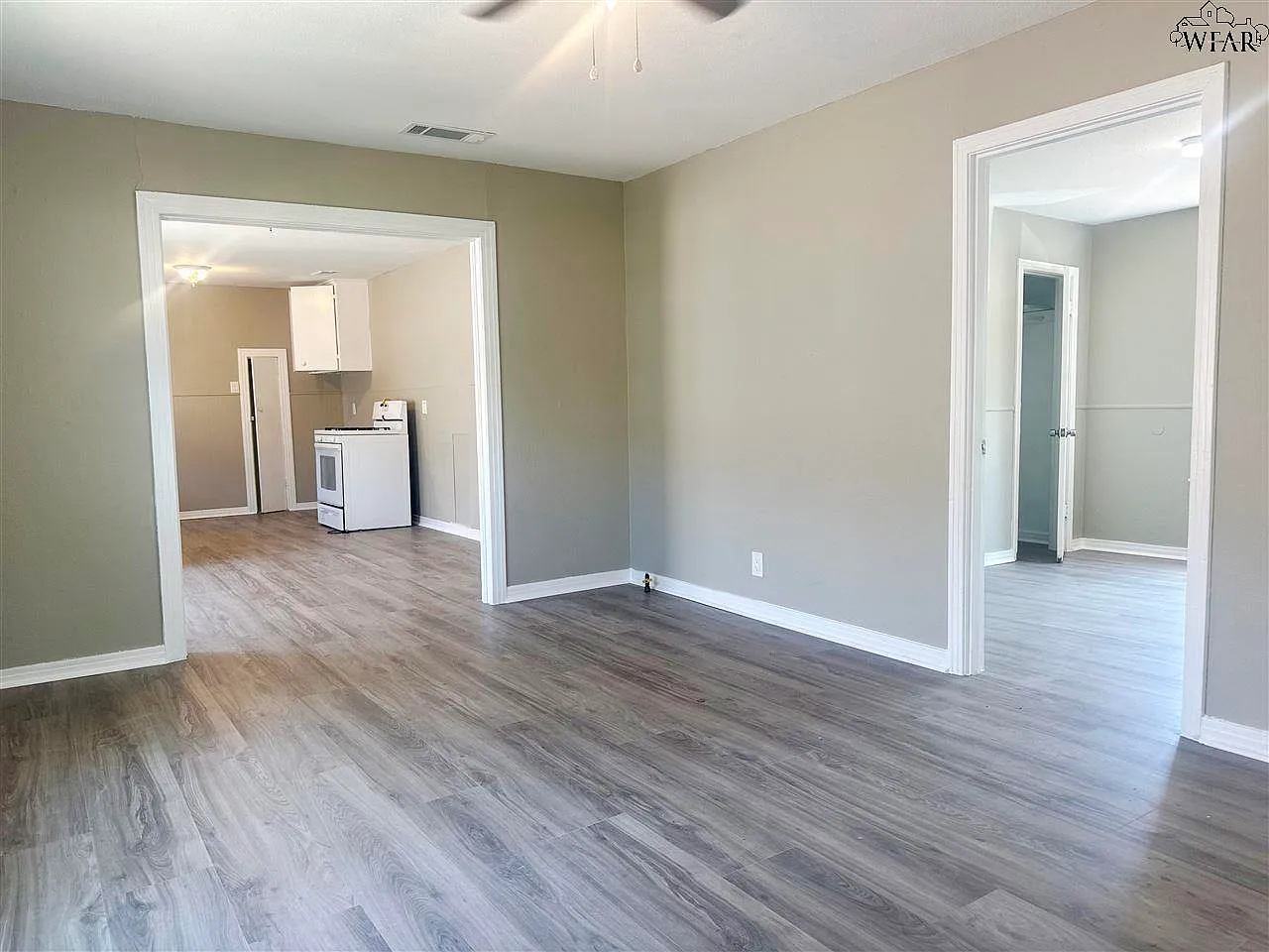 2 bed, 1.0 bath, 1008 sqft, $1,100 — Photo 4