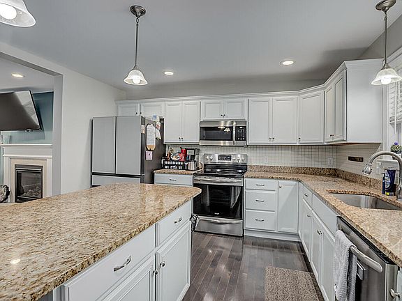 5th image of 10658 Blooming Ct