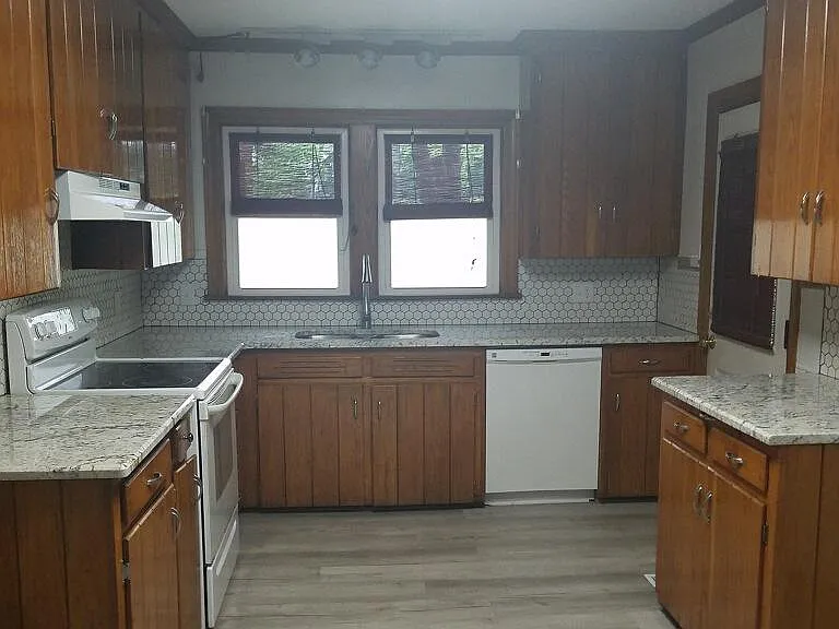 3237 Yager Rd — Photo 6