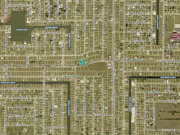 4th image of 609 Diplomat Pkwy E