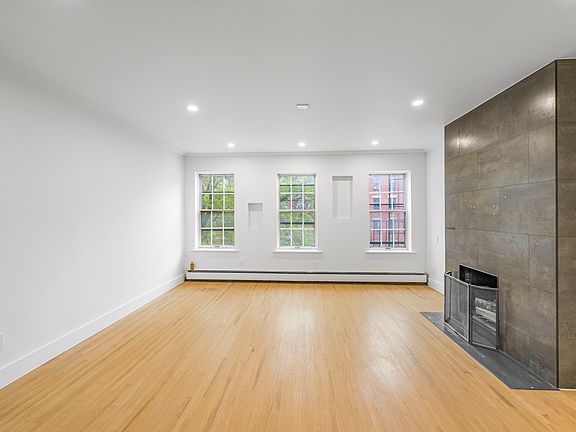 4th image of 19 1st Ave #3