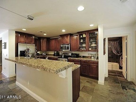 5th image of 4009 E Catalina Dr