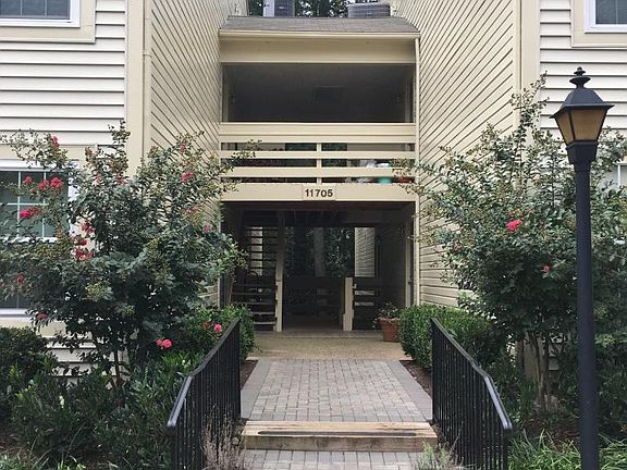 2nd image of 11705 Karbon Hill Ct #502B