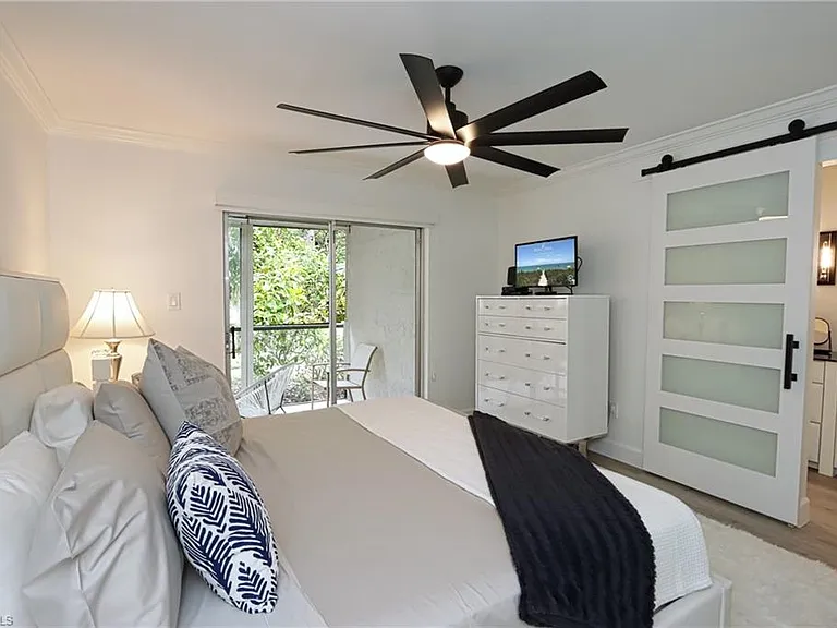 788 Park Shore Dr #E14 — Photo 11