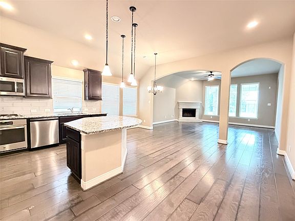4th image of 29322 Wood Lily Dr