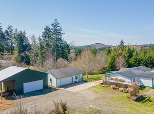 94136 Rolling Hills Dr, North Bend, OR 97459