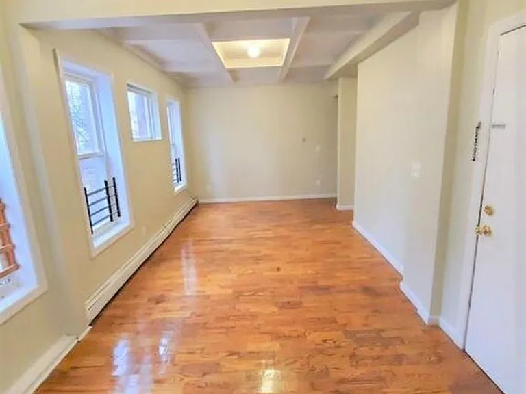 161 S 10th St #3L — Photo 5