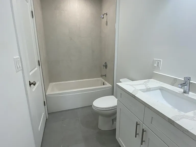 3198 N Milwaukee Ave — Photo 9