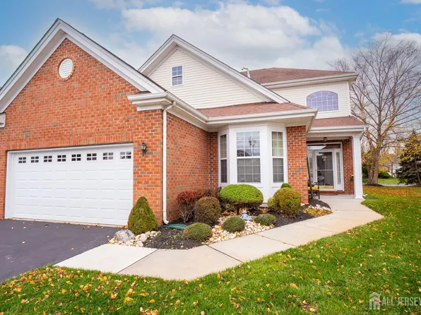 380 Daisy Ct, Monroe Township, NJ 08831