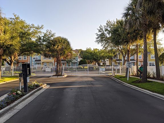 2nd image of 12311 Kensington Lakes Dr Unit 103