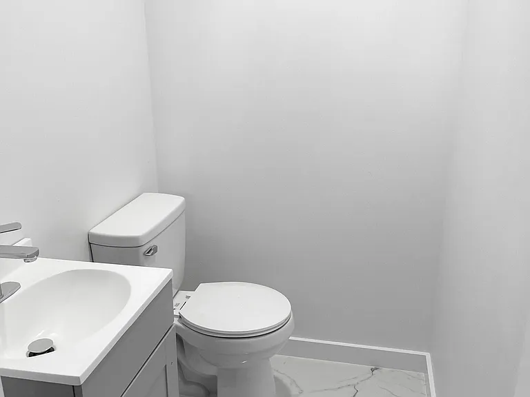 40 Grant Ave — Photo 14