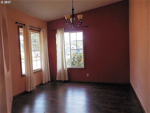 5th image of 8400 NE Starflower Ct