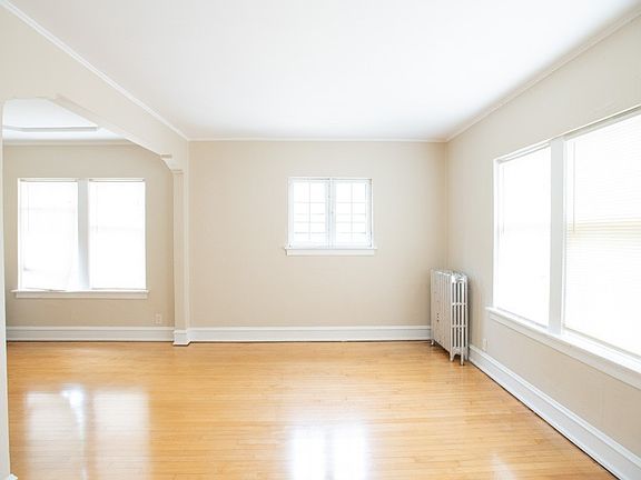 3rd image of 1720 E Newton Ave #6