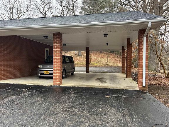 4th image of 3114 Meadowbrook Dr