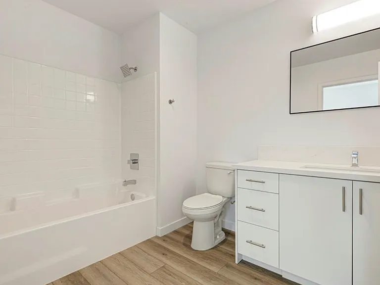 14810 Delano St #302 — Photo 7