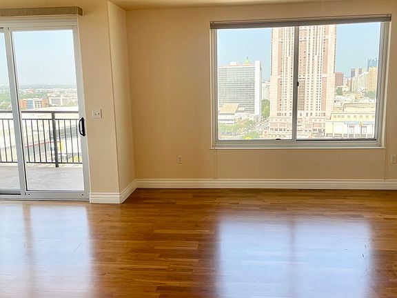 5th image of 215 Center St #1707