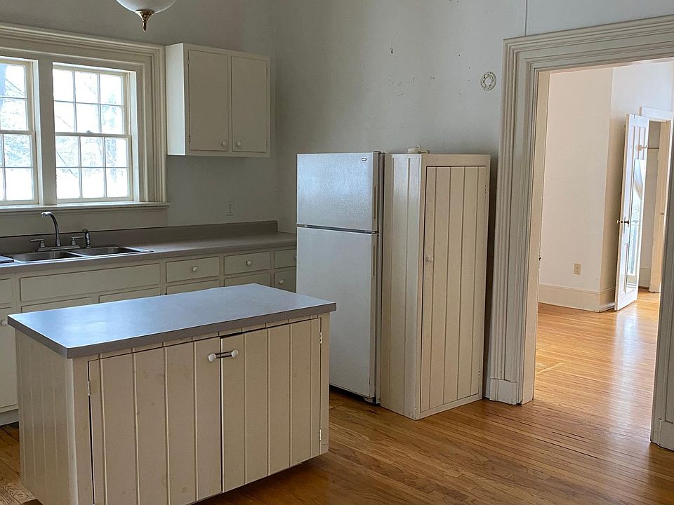 1st image of 230 Joslen Blvd APT 1