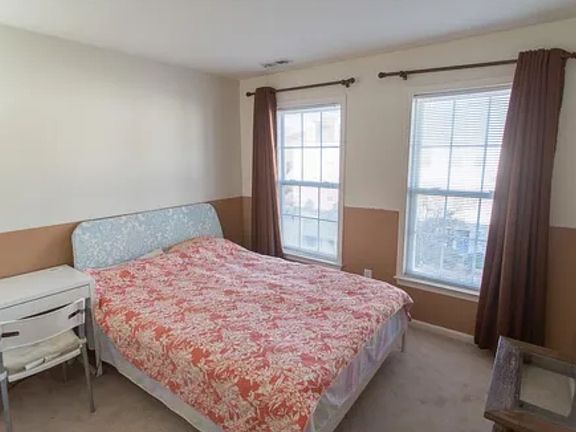 4th image of 525 E Boxborough Dr