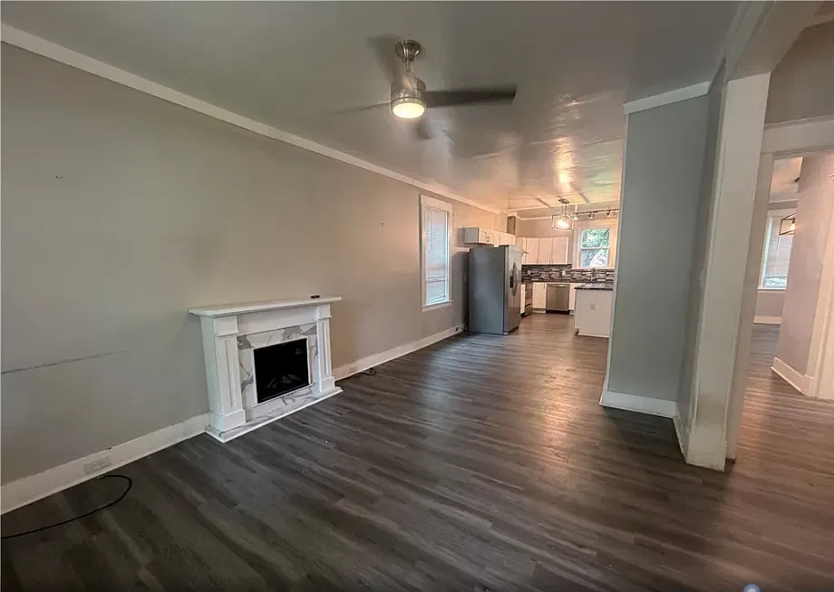 4 bed, 1776 sqft, $2,300 — Photo 3