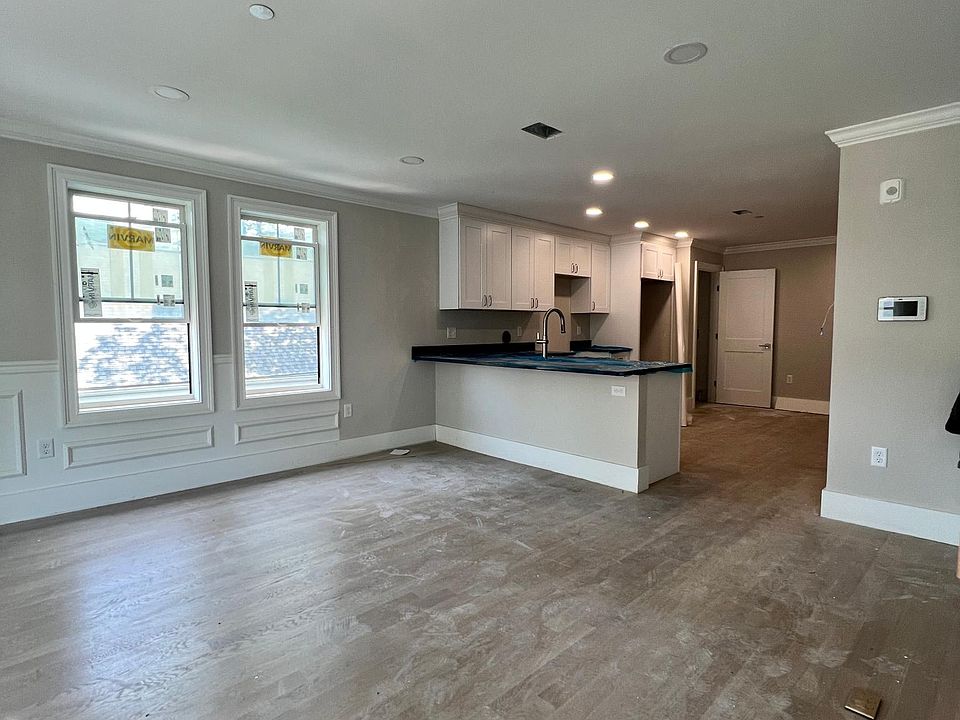 1st image of 28 Arlington St #3