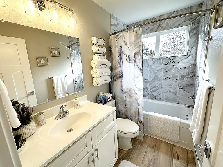 6842 N Mears St #B — Photo 8