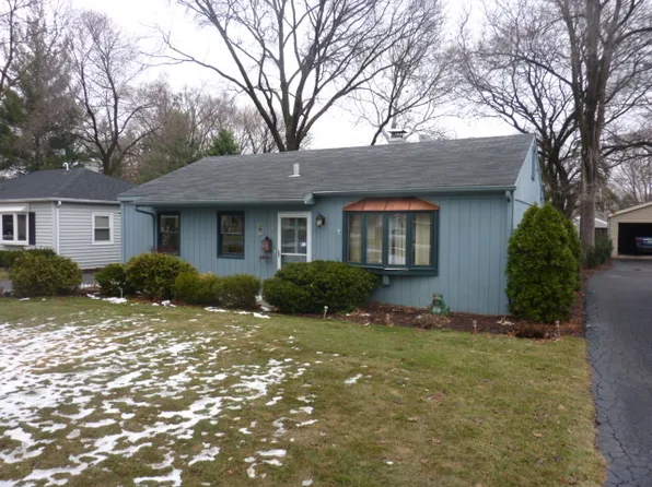 1131 Fischer St, Wheaton, IL 60189