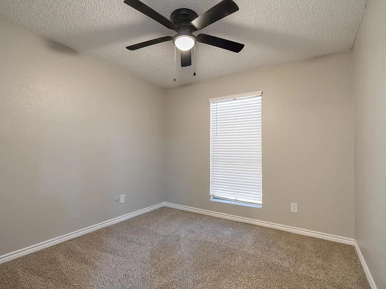 Skylar Pointe — Photo 14