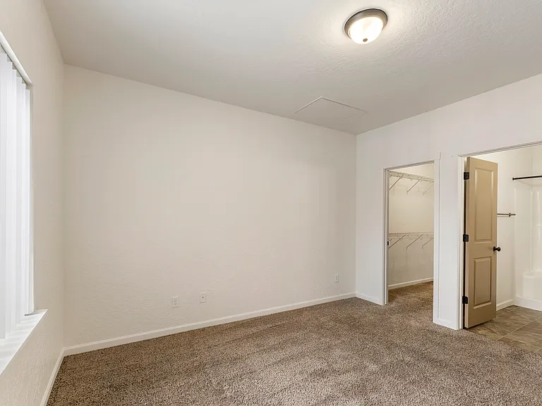 Residence at Mill River — Photo 33
