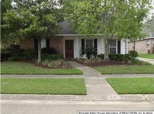 8110 Rosewood Dr, Denham Springs, LA 70726