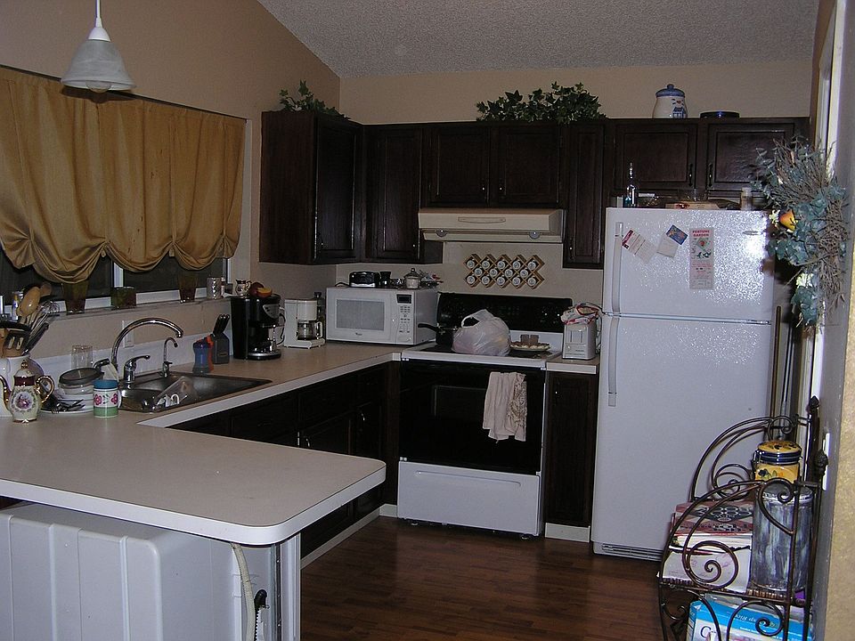 2nd image of 18359 Oxford Ave