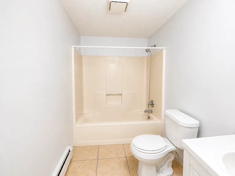 330 S Main St #3C — Photo 1