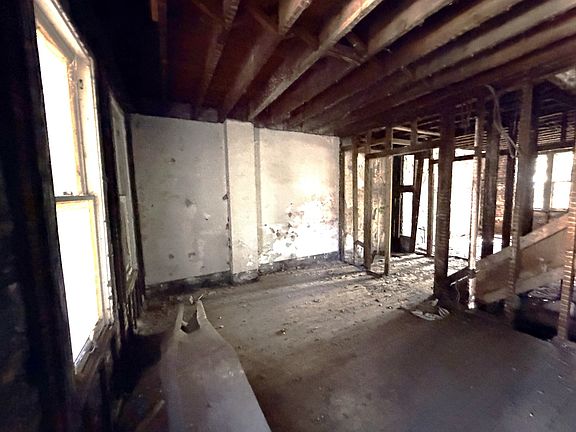5th image of 10537 S Corliss Ave