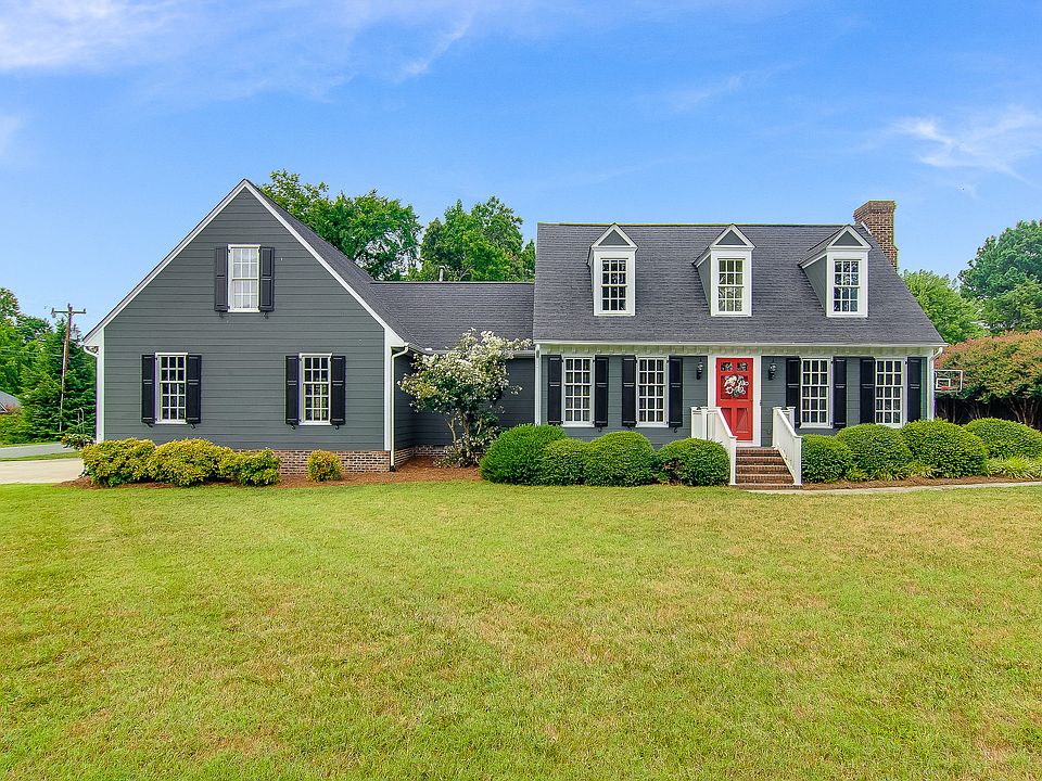 1st image of 104 Westgate Dr