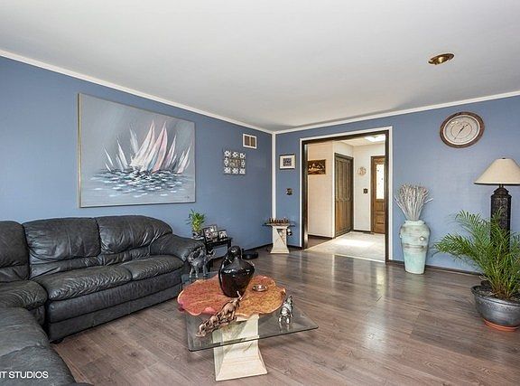 5th image of 1913 Scarboro Dr