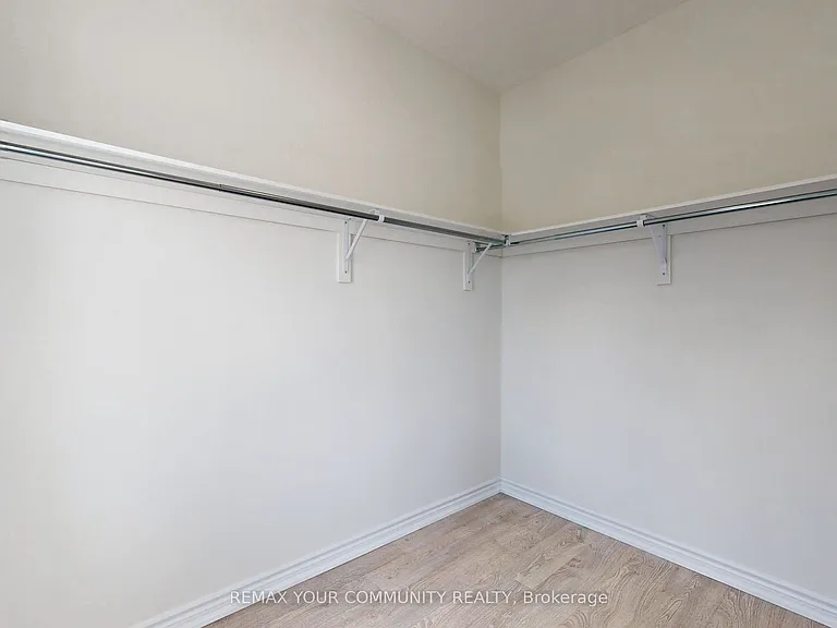 105 Halldorson Ave — Photo 22
