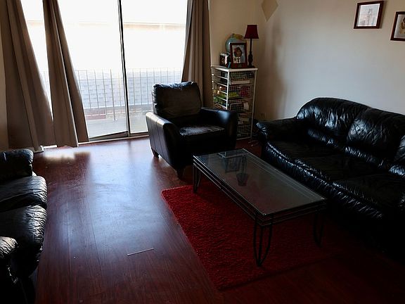 5th image of 916 S Plum Grove Rd APT 223