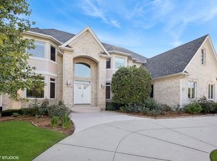 6885 Fieldstone Dr, Burr Ridge, IL 60527