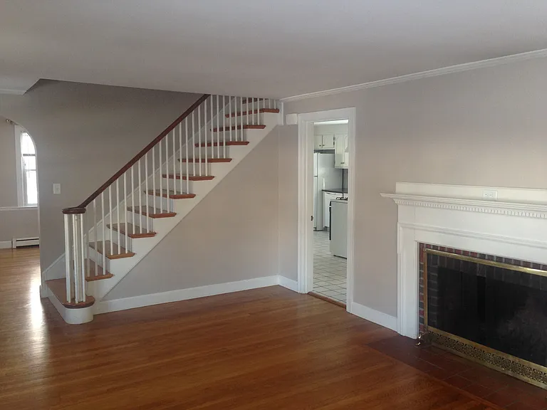 287 Washington St — Photo 5