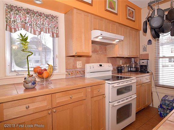 5th image of 109 Wilson Ave