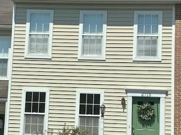 2715 Woodmont Dr, York, PA 17404