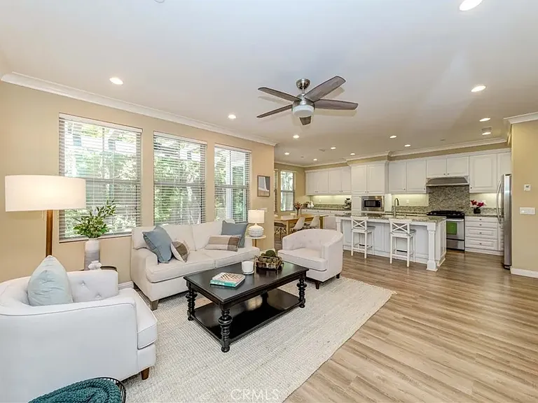 30 Larkfield — Photo 4