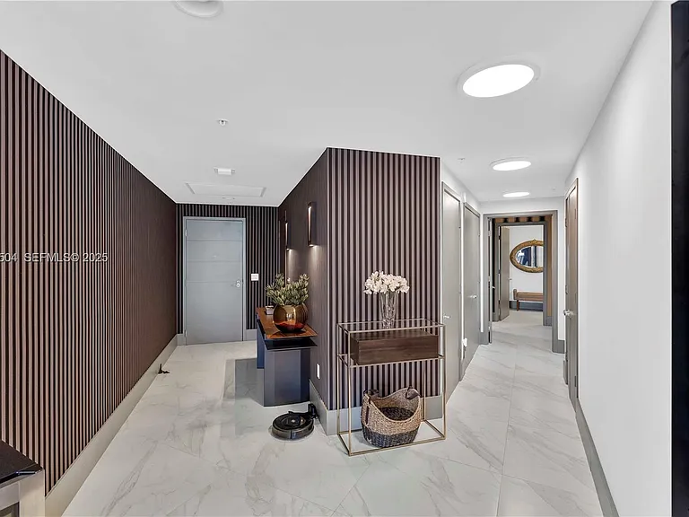 17111 Biscayne Blvd #1709 — Photo 4