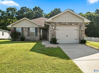 279 Lazy Oak Dr, New Market, AL 35761