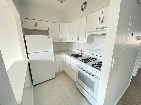 Rented by Tri Boro Terrace Realty | media 2