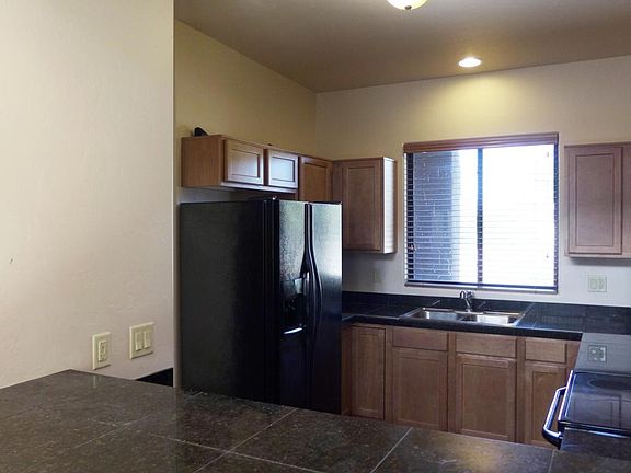 5th image of 130 E Knight Ln
