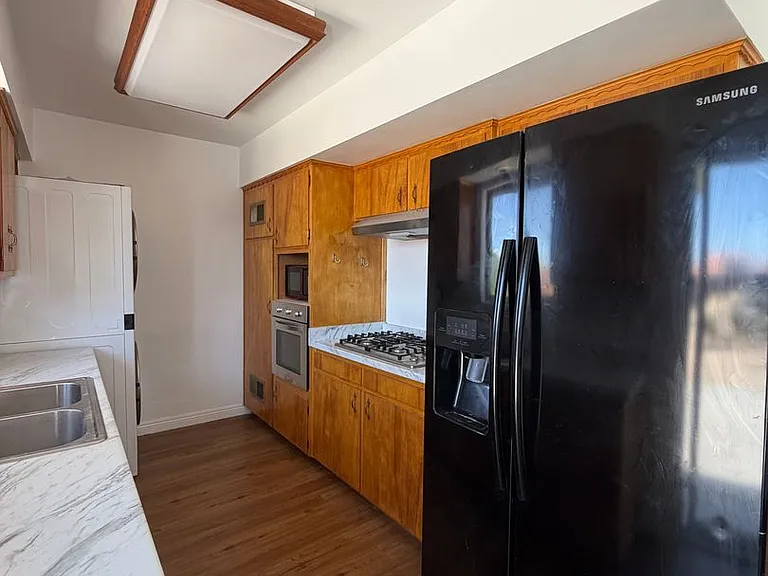281 Armory Rd — Photo 20