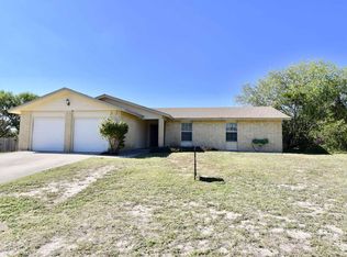 215 Warbonnet Trl, Del Rio, TX 78840