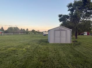 909 W Barnes Rd, Fostoria, MI 48435