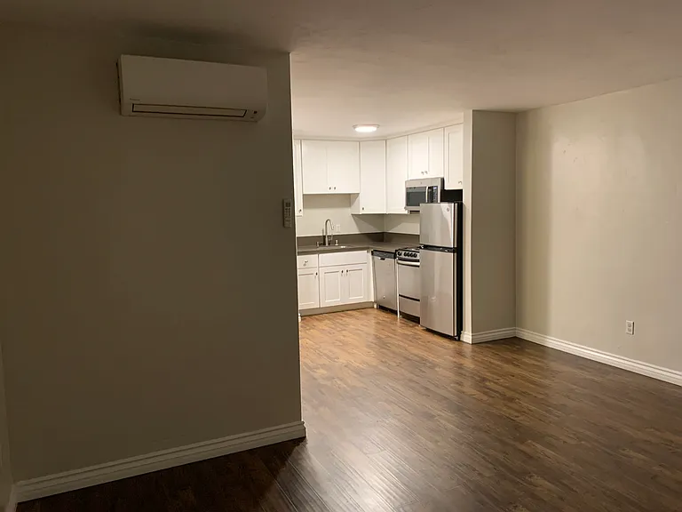 The Tides Apartments — Photo 6