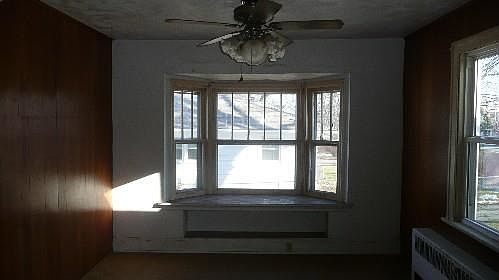 3rd image of 4904 Buckeye Rd